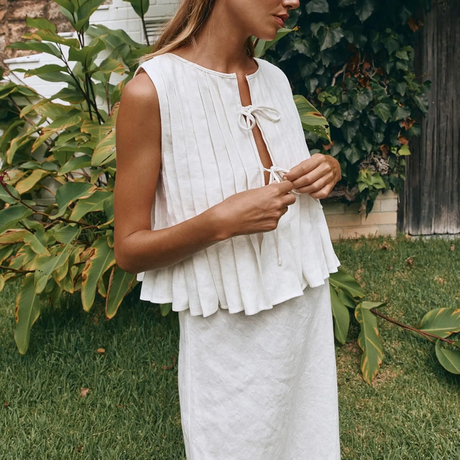 Women Y2K Babydoll Ruffle Tank Top Linen Front Button Pleated Peplum Vest Flowy Coquette Cropped Shirt Cute Blouse Summer