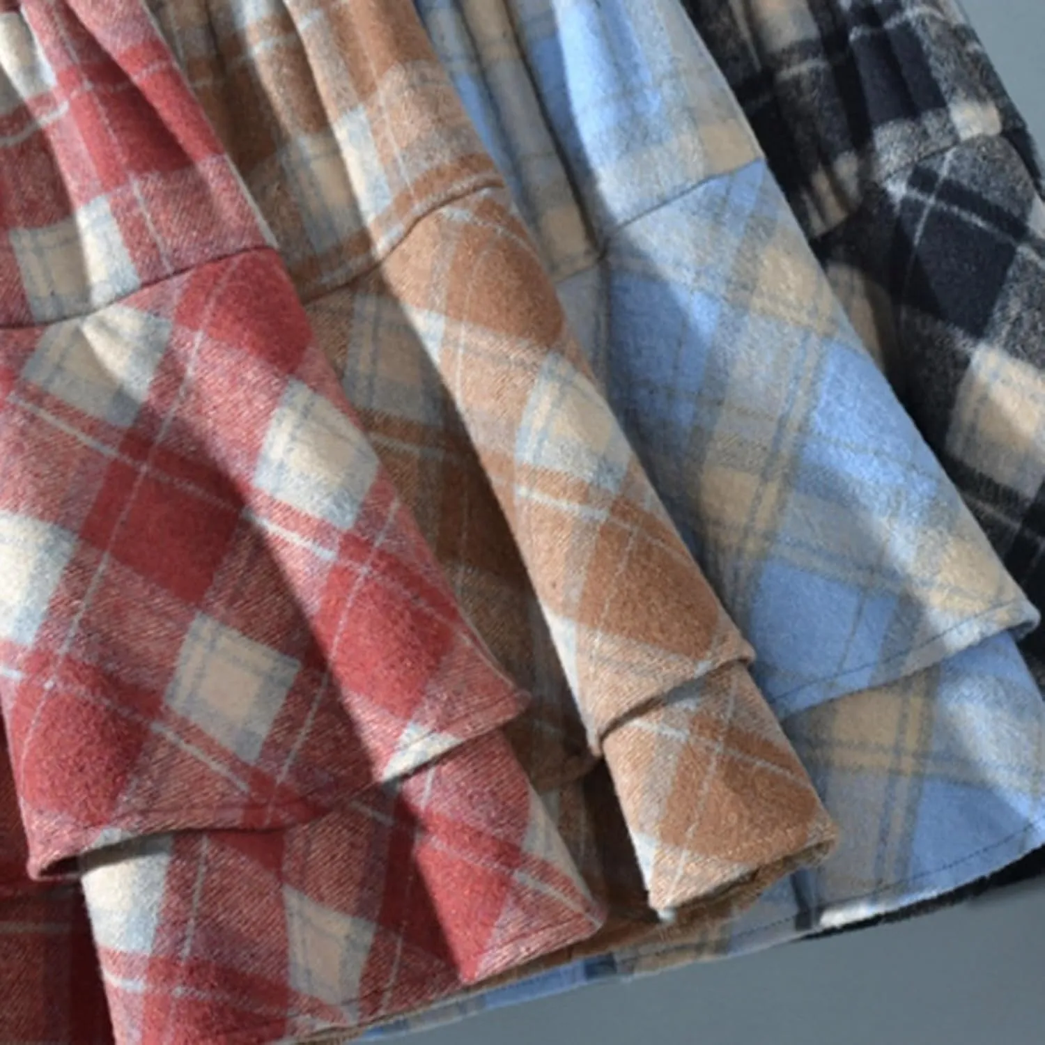 Women's Plaid Woolen A-Line Skirts Elastic High Waist Tiered Ruffle Midi Skirts Vintage Casual Pleated Swing Skirt